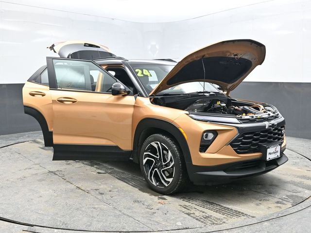 Used 2024 Chevrolet TrailBlazer RS w/ Driver Confidence Package image 25