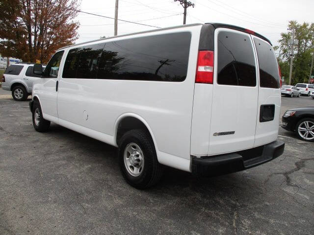 Used 2019 Chevrolet Express 3500 LS image 9
