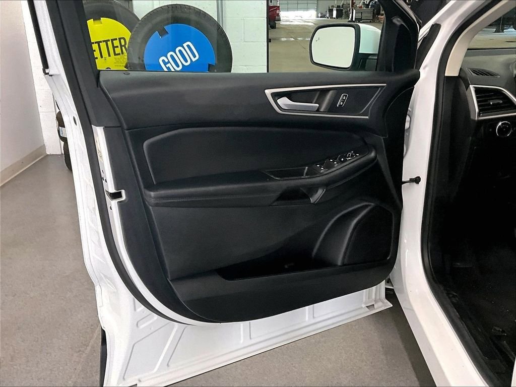 Used 2023 Ford Edge SEL AWD/4WD image 9