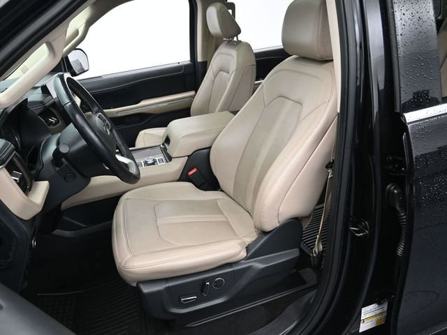 Used 2023 Ford Expedition Limited image 13