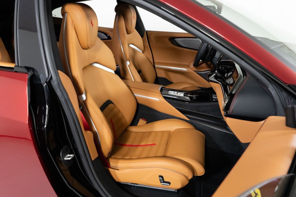 Used 2025 Ferrari Purosangue AWD/4WD image 38