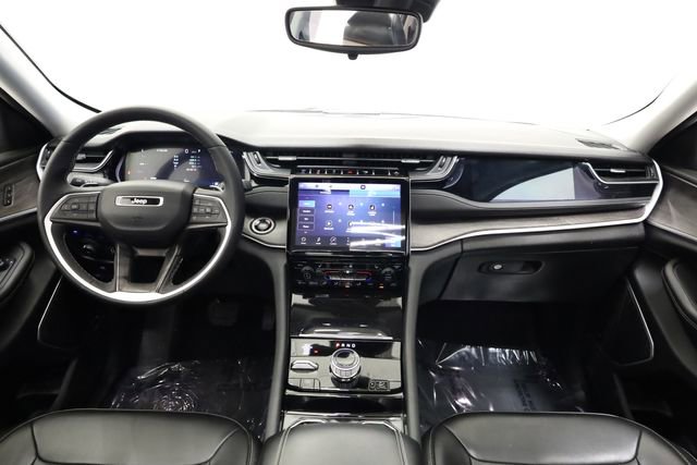 Used 2023 Jeep Grand Cherokee 4WD 4xe image 16