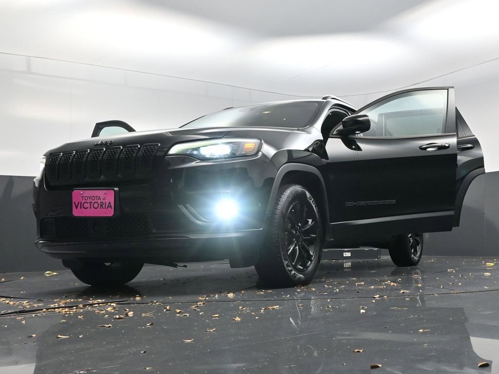 Used 2023 Jeep Cherokee Altitude Lux image 24