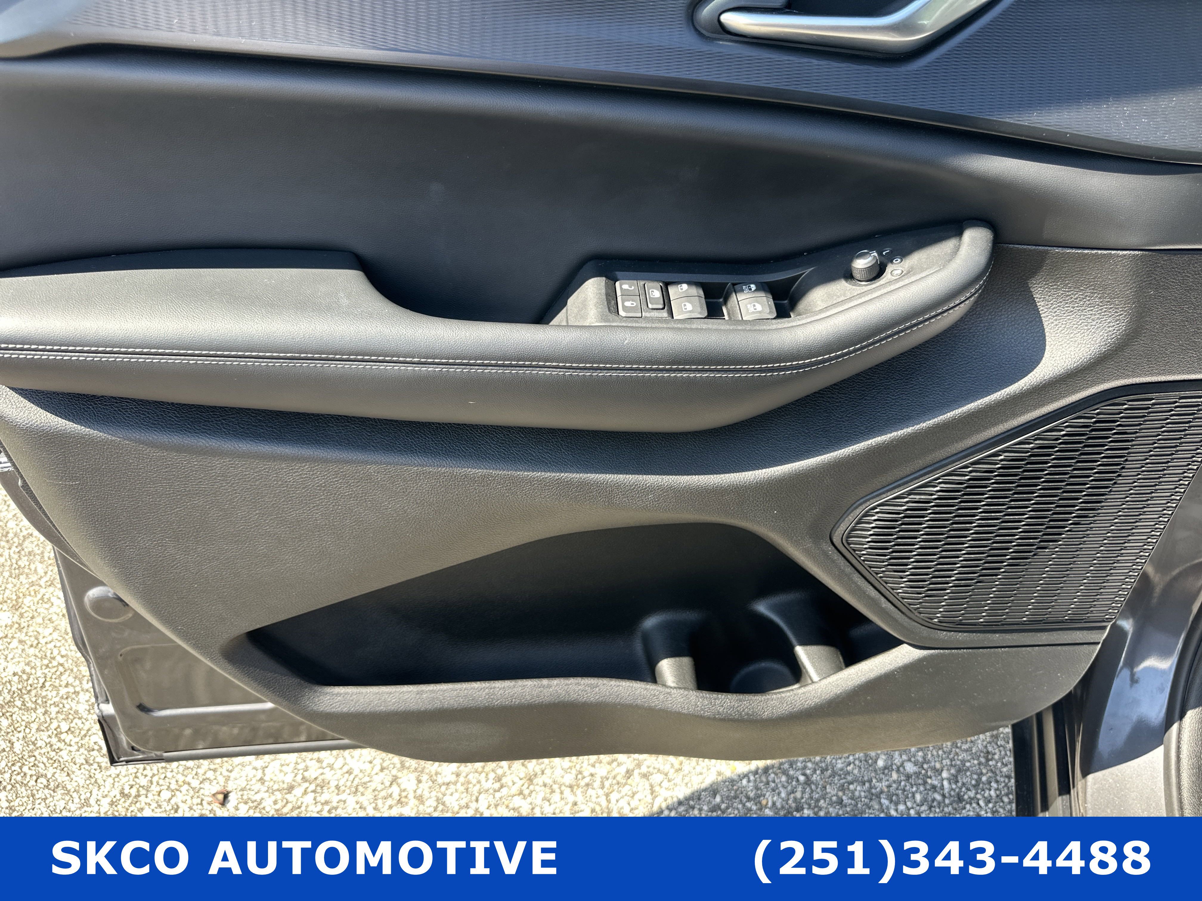 Used 2024 Jeep Grand Cherokee Altitude image 12