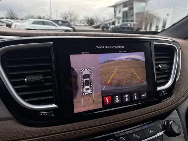 Used 2021 Chrysler Pacifica Limited w/ Uconnect Theater Family Group image 15