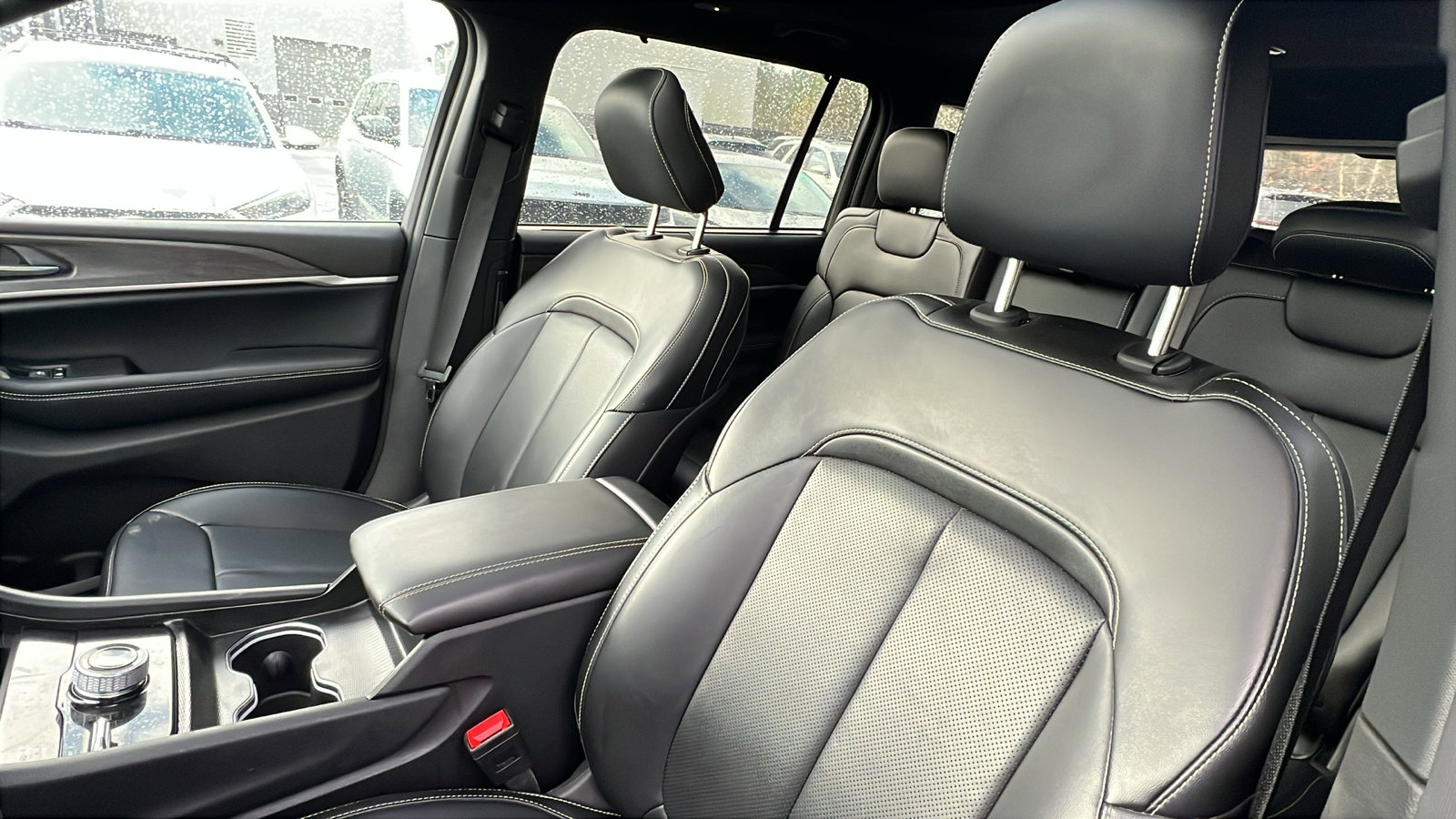 Used 2024 Jeep Grand Cherokee L Limited w/ Luxury Tech Group II image 18