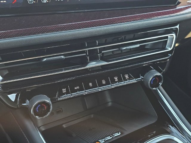 New 2027 Chevrolet Traverse RS AWD/4WD image 32