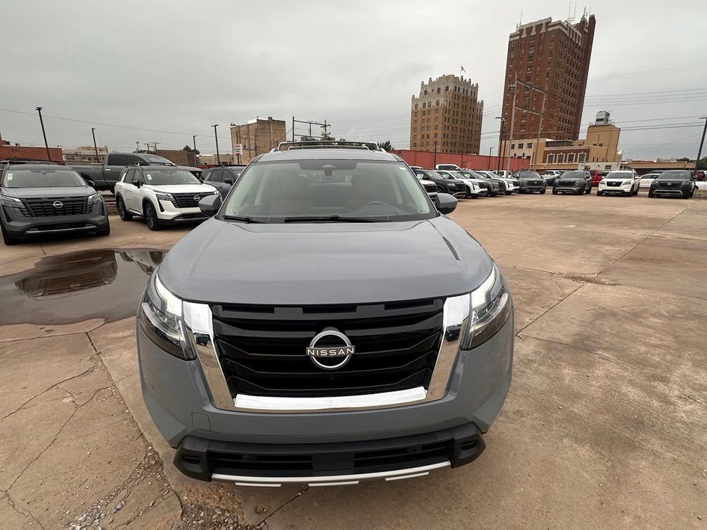 Certified 2023 Nissan Pathfinder Platinum FWD image 12