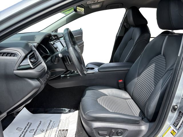 Used 2020 Toyota Camry SE w/ Convenience Package FWD image 9