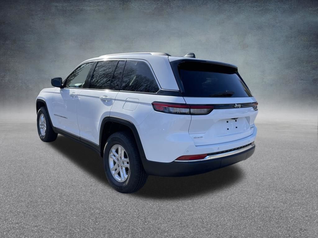 Used 2023 Jeep Grand Cherokee Laredo w/ Luxury Tech Group I AWD/4WD image 6