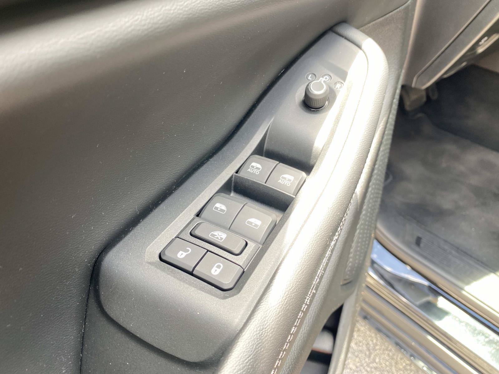 Used 2024 Jeep Grand Cherokee Altitude AWD/4WD image 20