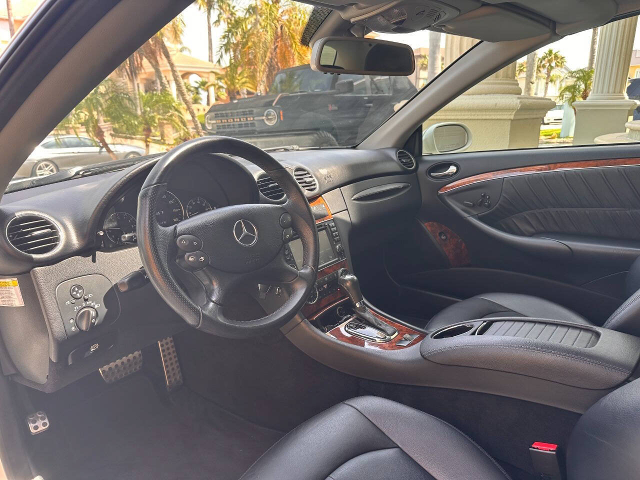 Used 2009 Mercedes-Benz CLK 550 Cabriolet image 14