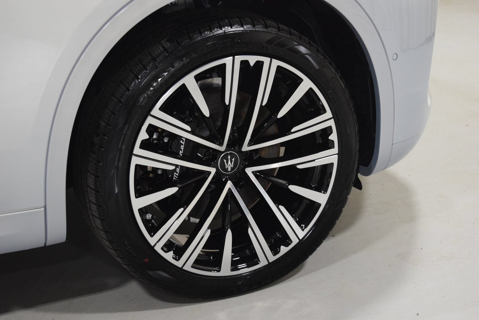 Used 2025 Maserati Grecale Modena AWD/4WD image 16