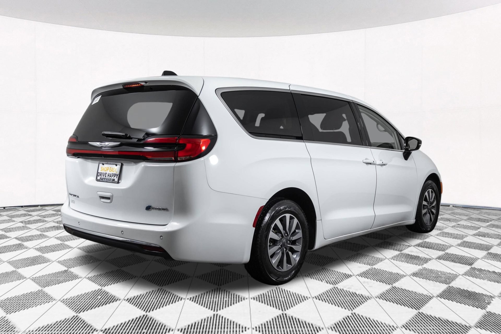 Used 2024 Chrysler Pacifica Limited FWD image 20