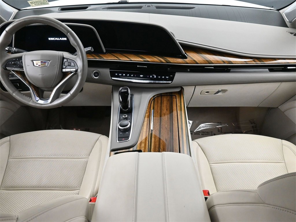Used 2022 Cadillac Escalade ESV Premium Luxury Platinum image 4