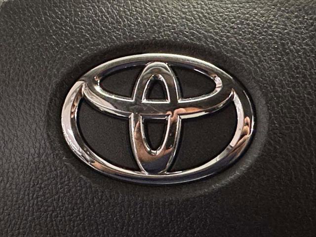 Used 2023 Toyota Camry SE w/ Cold Weather Package FWD image 24