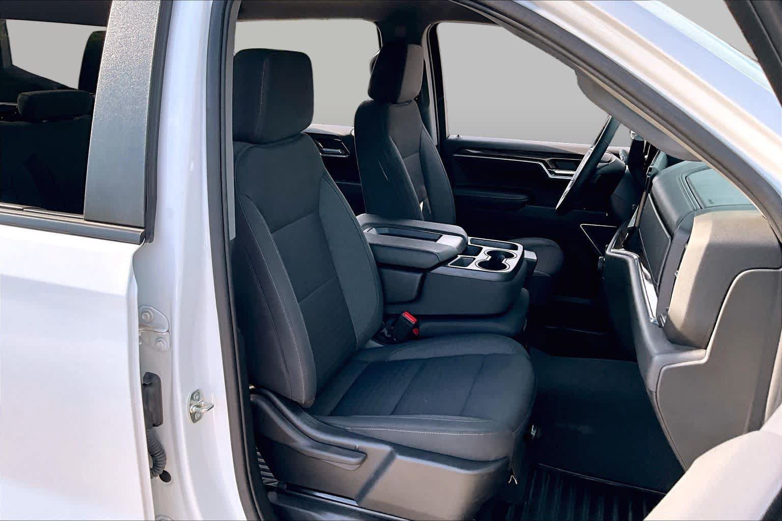 Used 2023 Chevrolet Silverado 1500 LT AWD/4WD image 9
