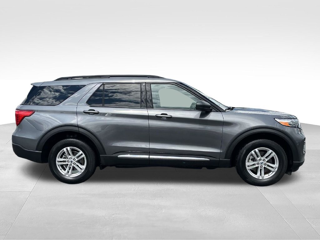 Used 2023 Ford Explorer XLT w/ Equipment Group 202A AWD/4WD image 10