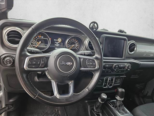 Used 2022 Jeep Gladiator Overland w/ Trailer Tow Package AWD/4WD image 16