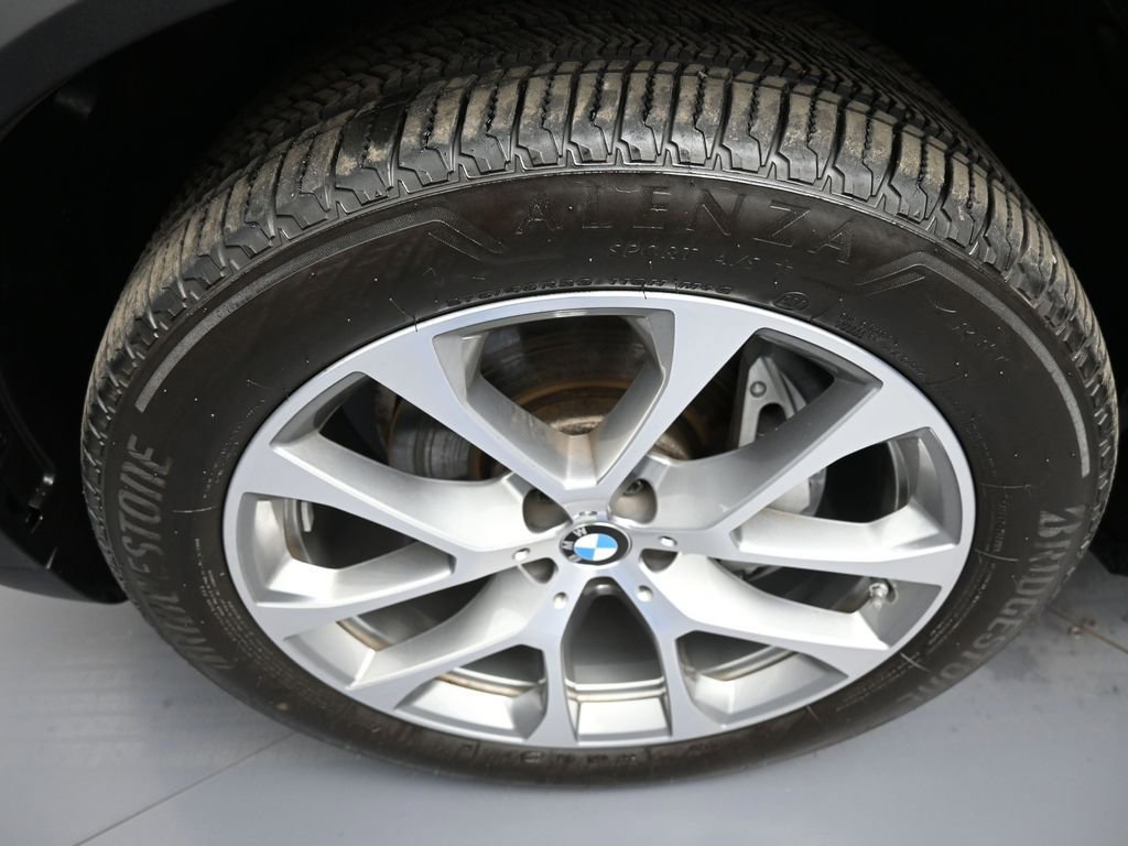 Used 2025 BMW X5 xDrive40i w/ Climate Comfort Package image 14