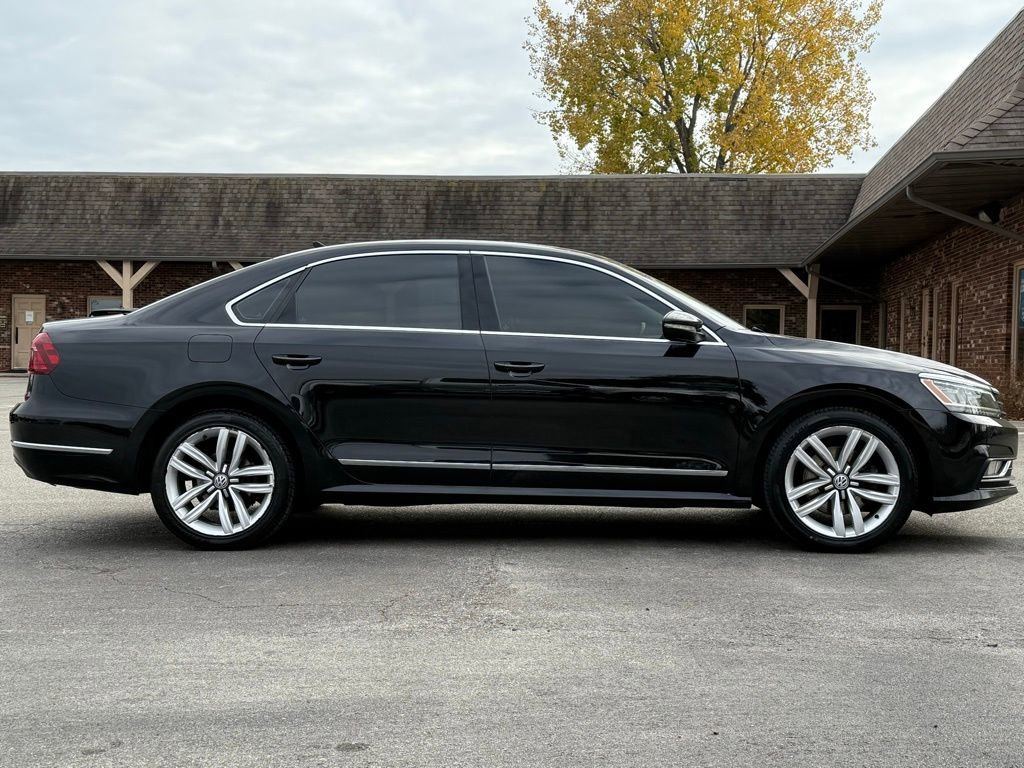 Used 2017 Volkswagen Passat 1.8T SEL Premium image 7