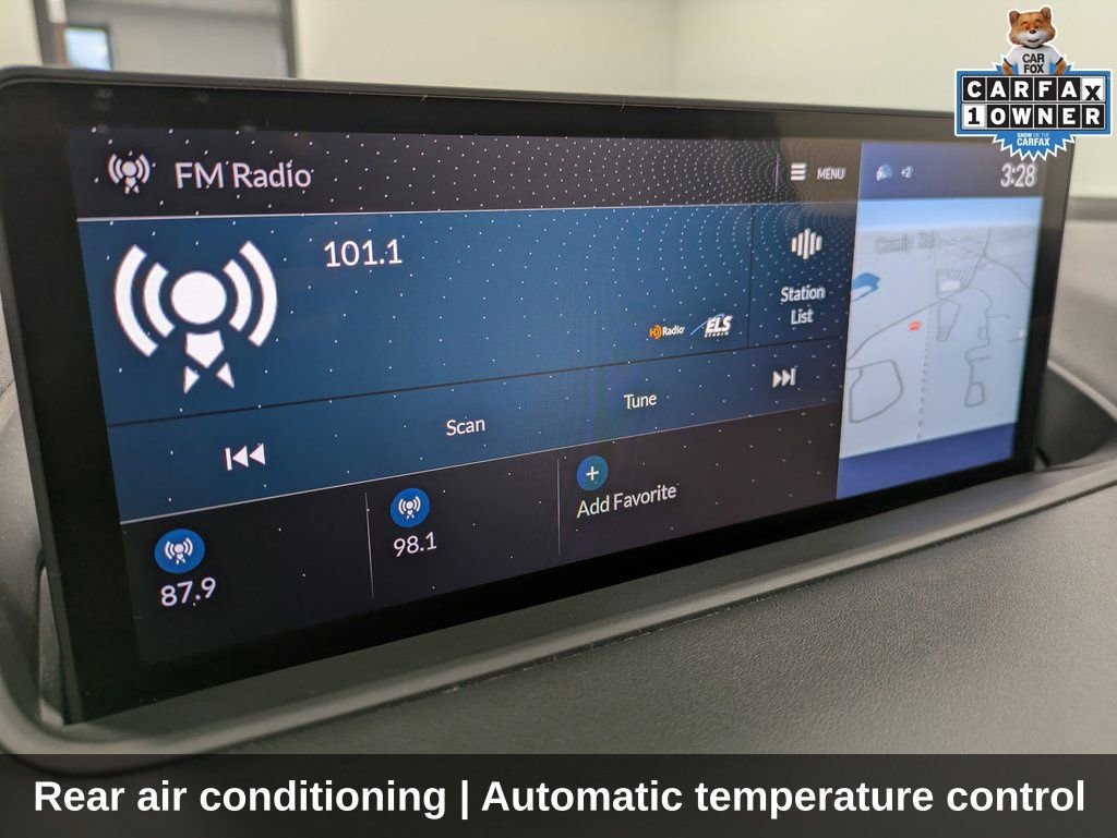 Used 2023 Acura MDX SH-AWD w/ Technology Package image 14