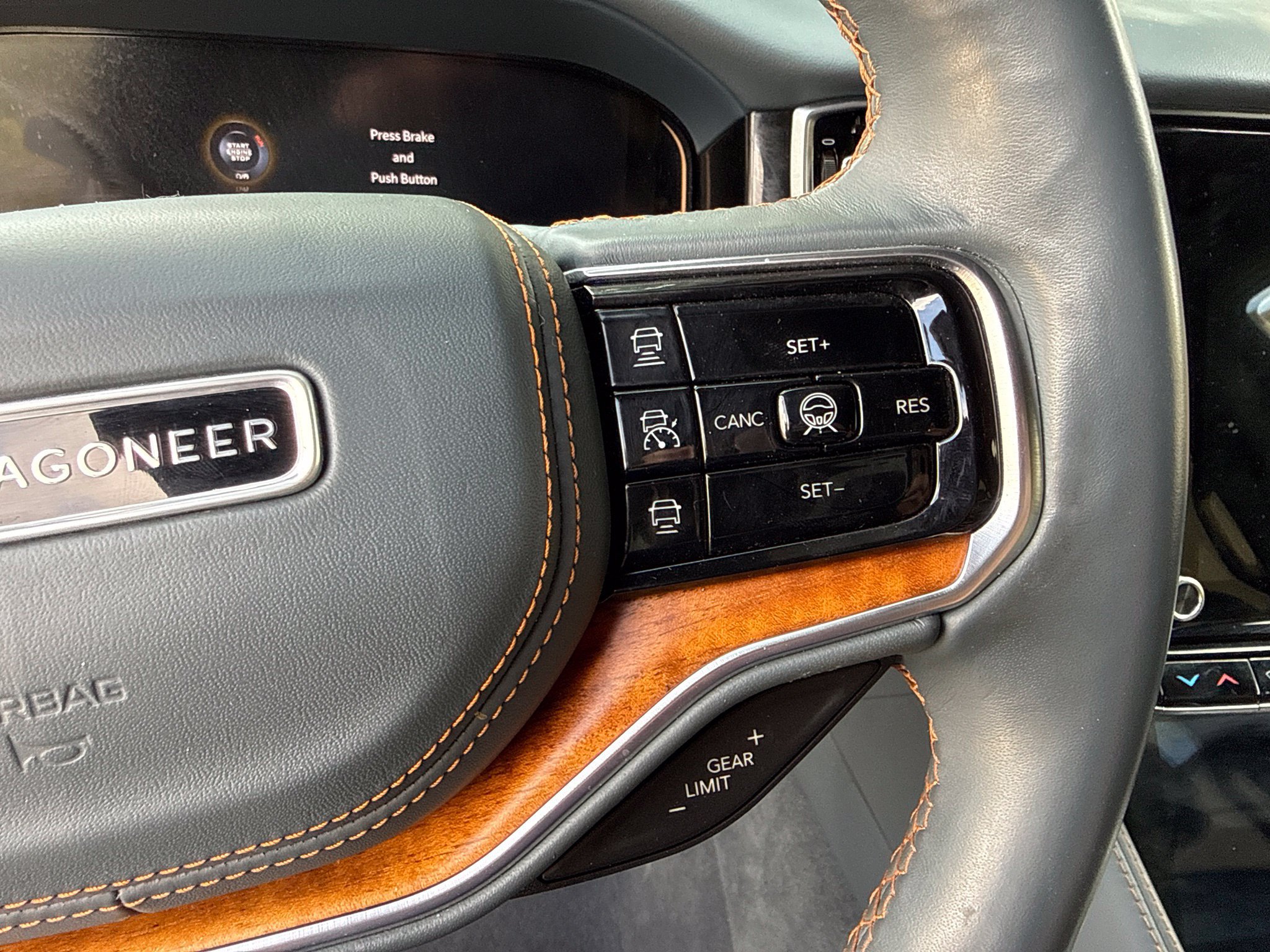 Used 2022 Jeep Grand Wagoneer Series II w/ Convenience Group III AWD/4WD image 21