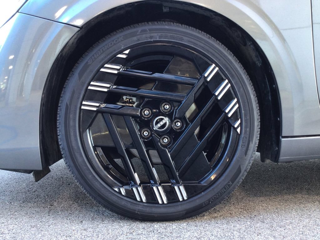 Used 2026 Nissan Sentra SR w/ Floor Mat Package FWD image 19