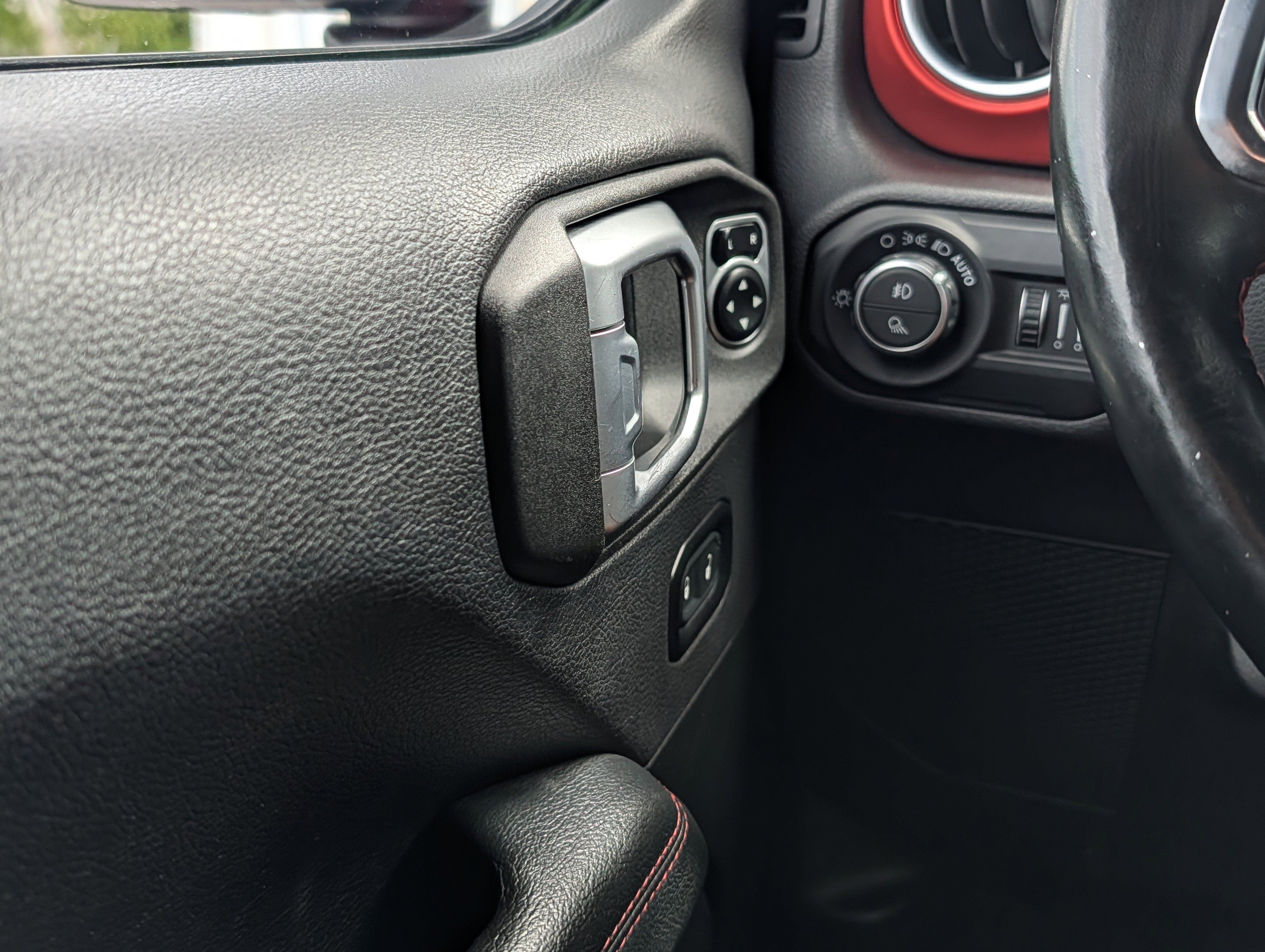 Used 2020 Jeep Gladiator Rubicon AWD/4WD image 29