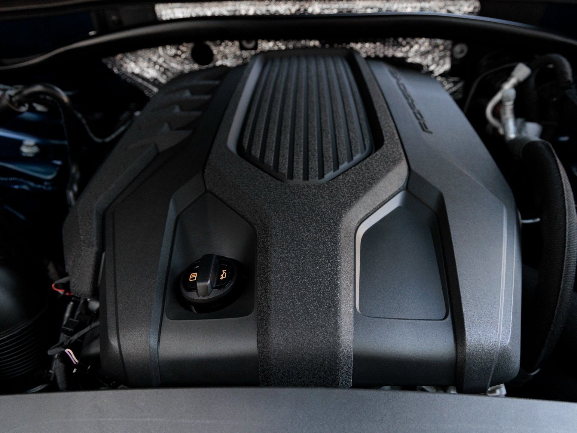 New 2025 Porsche Macan AWD/4WD image 30
