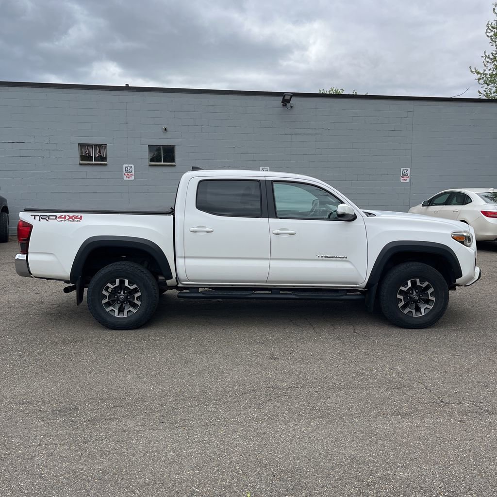 Used 2018 Toyota Tacoma TRD Off-Road AWD/4WD image 6