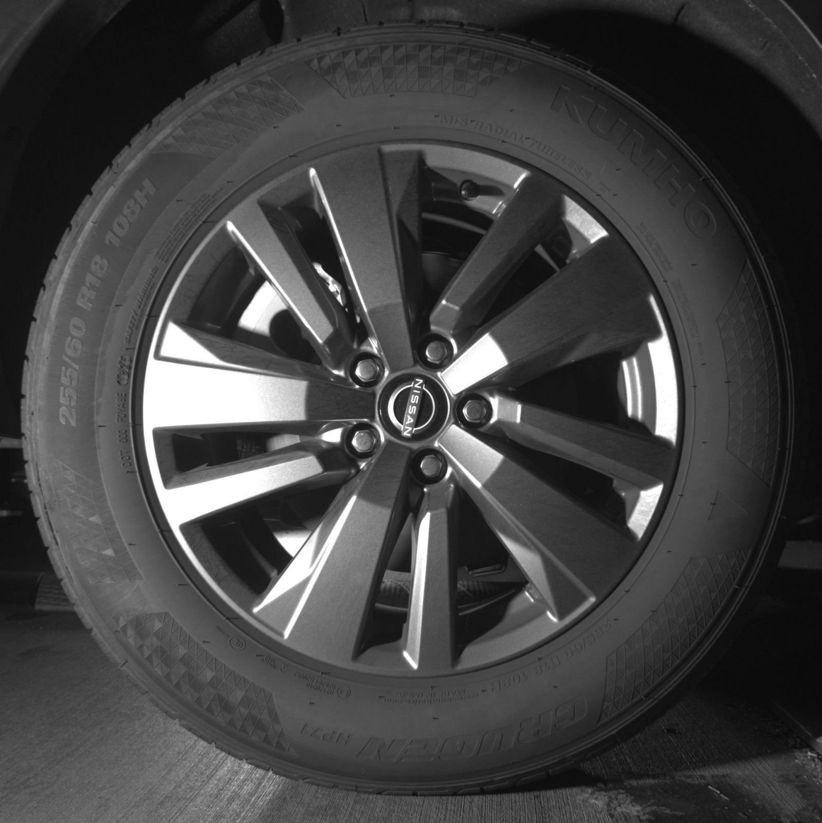Used 2025 Nissan Pathfinder SV FWD image 18