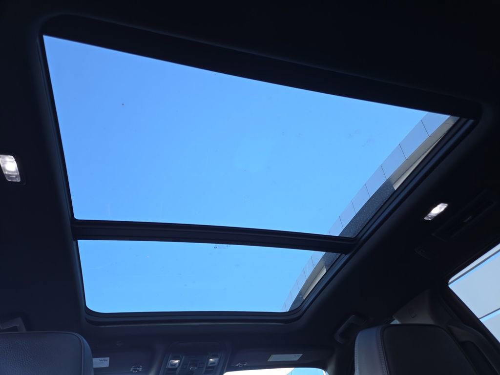 Used 2022 GMC Yukon Denali image 30