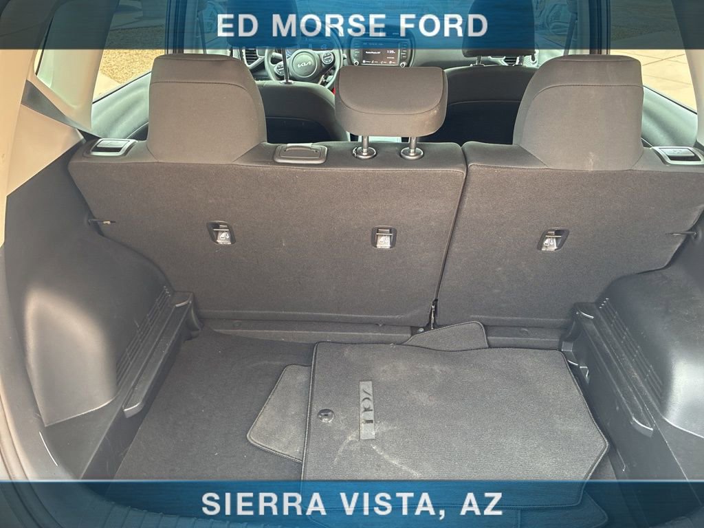 Used 2025 Kia Soul LX FWD image 12