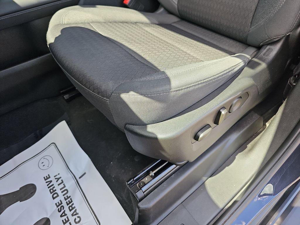 Used 2023 GMC Yukon SLE image 33