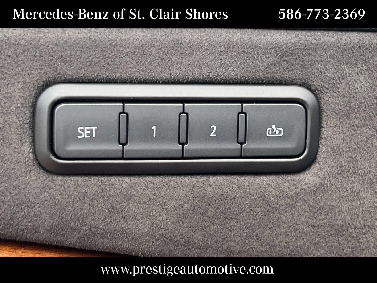 Used 2020 Cadillac Escalade ESV Luxury AWD/4WD image 24