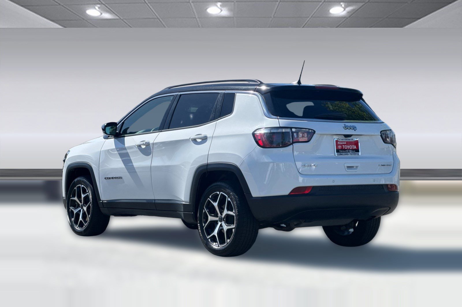 Used 2025 Jeep Compass Limited AWD/4WD image 7
