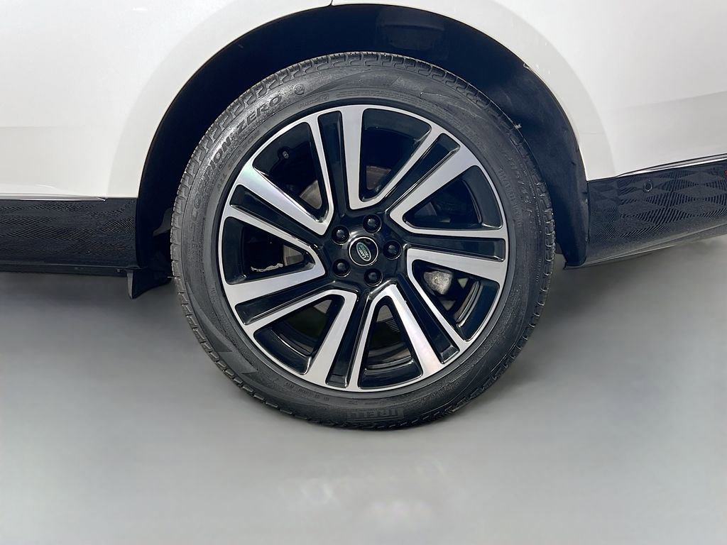 Used 2023 Land Rover Range Rover SE image 33