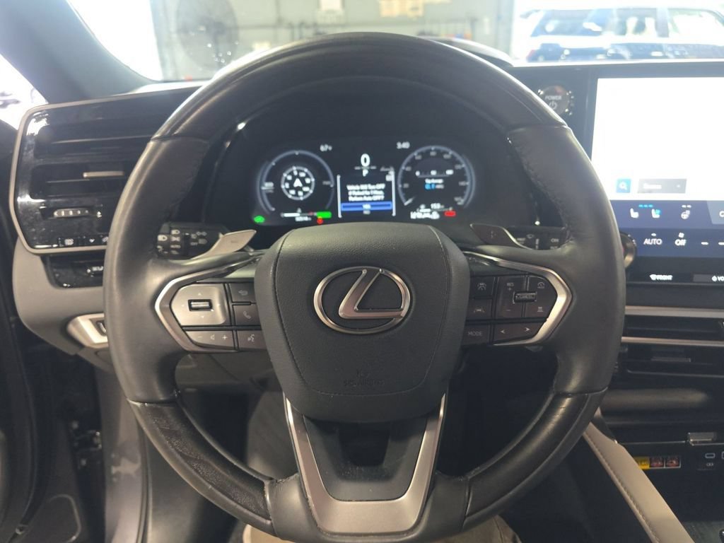 Used 2025 Lexus RX 350h AWD/4WD image 7
