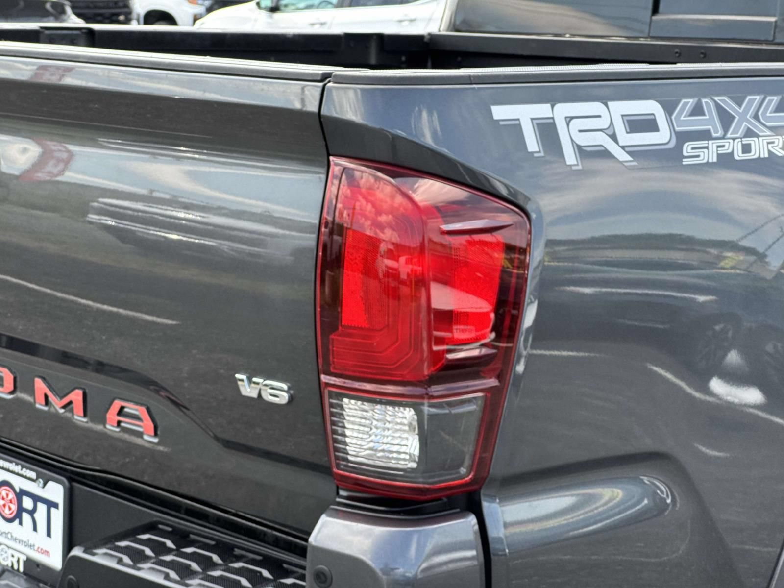Used 2019 Toyota Tacoma TRD Sport AWD/4WD image 31