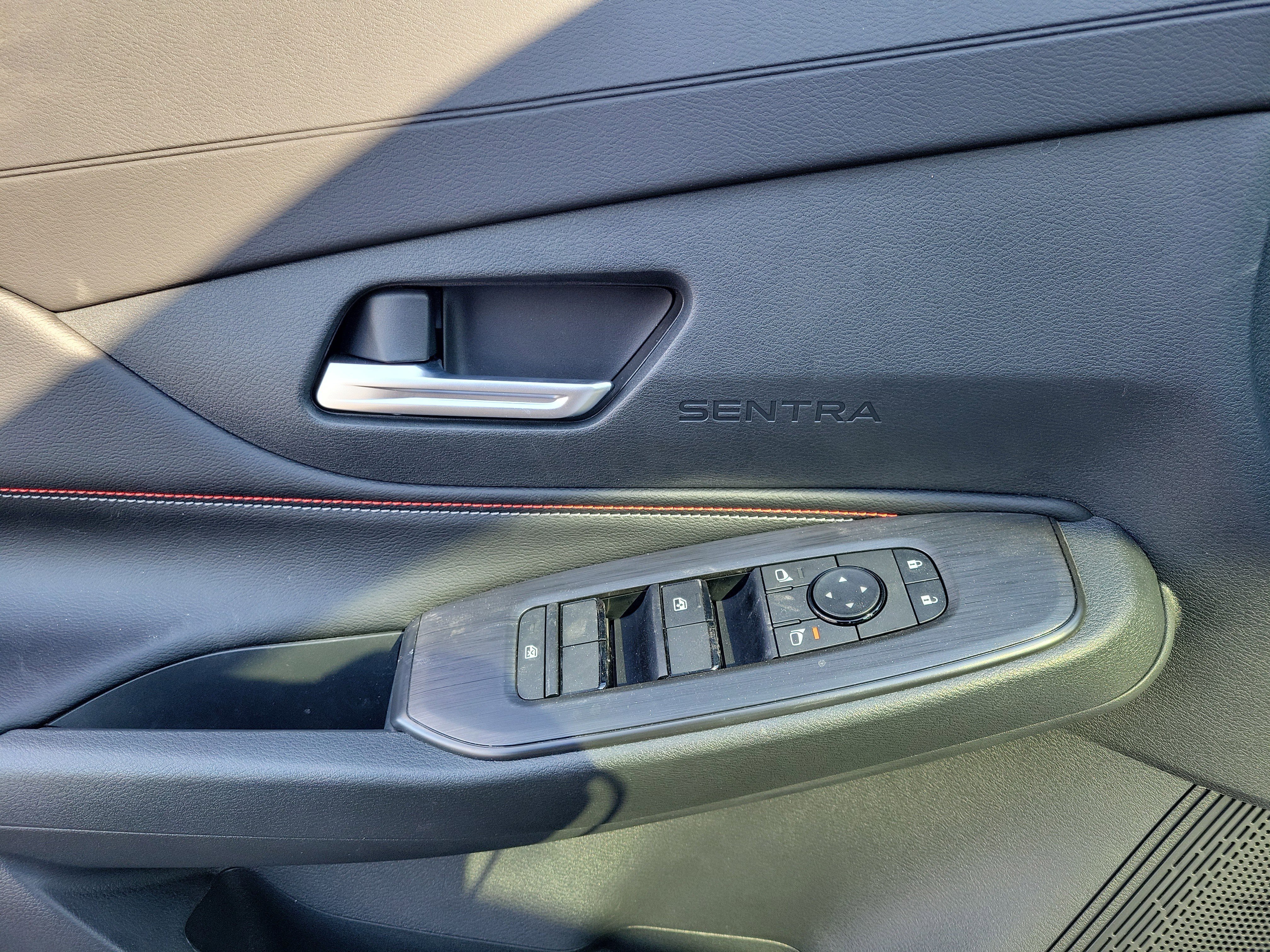 New 2026 Nissan Sentra SR w/ SR Premium Package FWD image 17