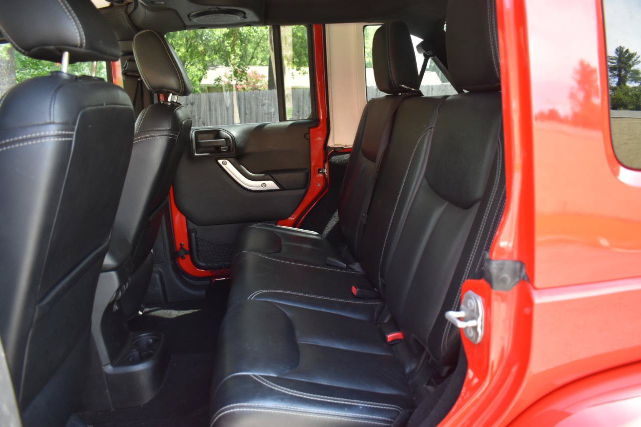 Used 2014 Jeep Wrangler Unlimited Rubicon w/ Connectivity Group AWD/4WD image 17