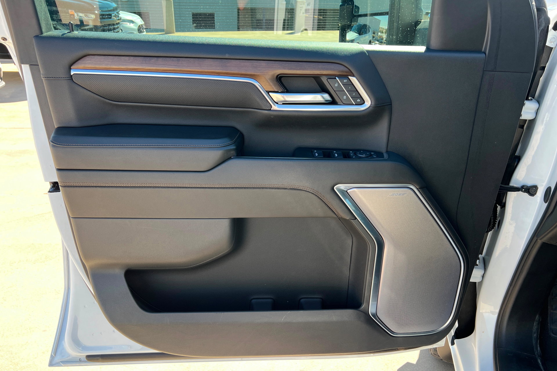 Used 2024 Chevrolet Silverado 3500 High Country w/ High Country Premium Package AWD/4WD image 14