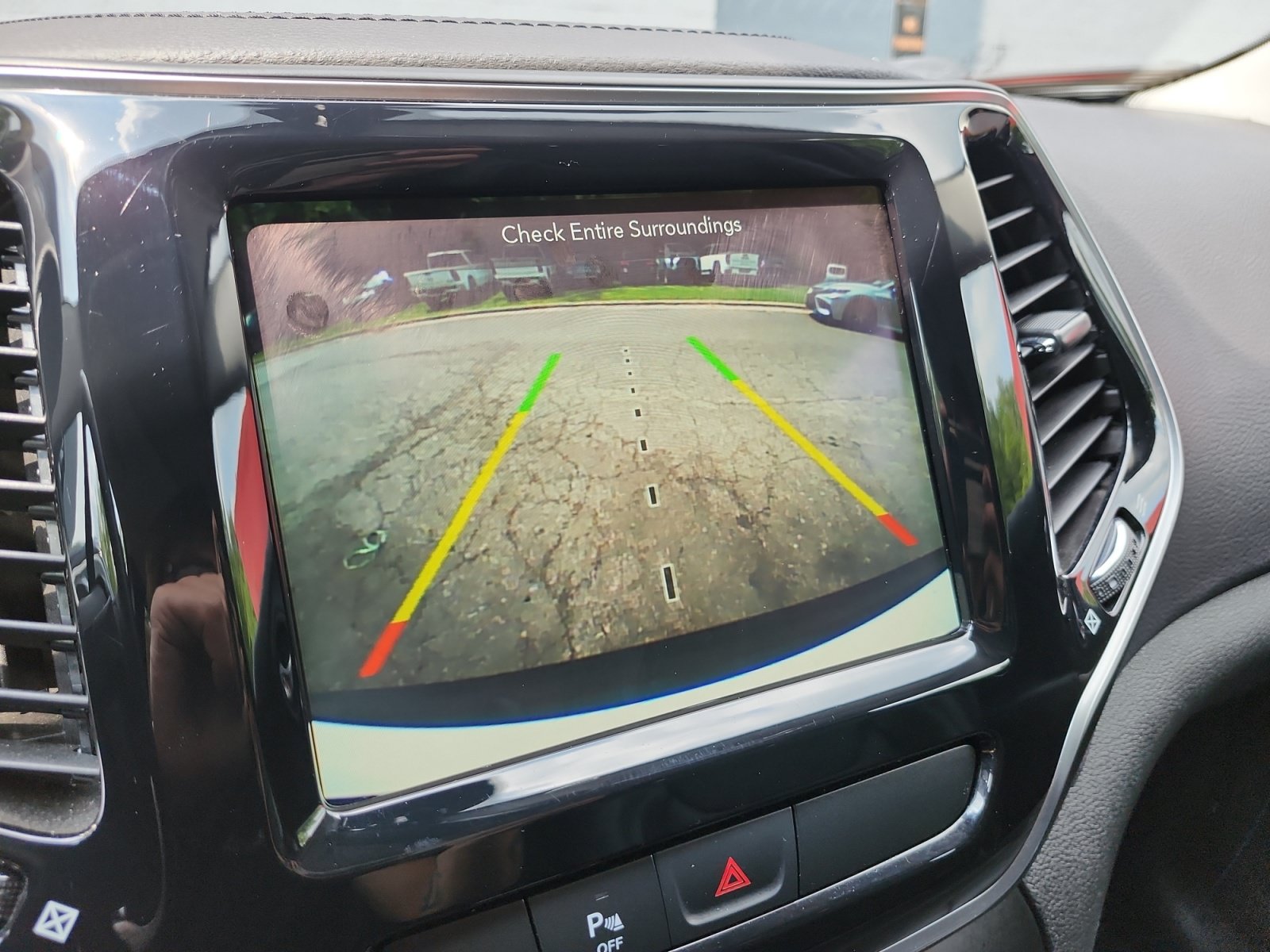 Used 2019 Jeep Cherokee Limited AWD/4WD image 18