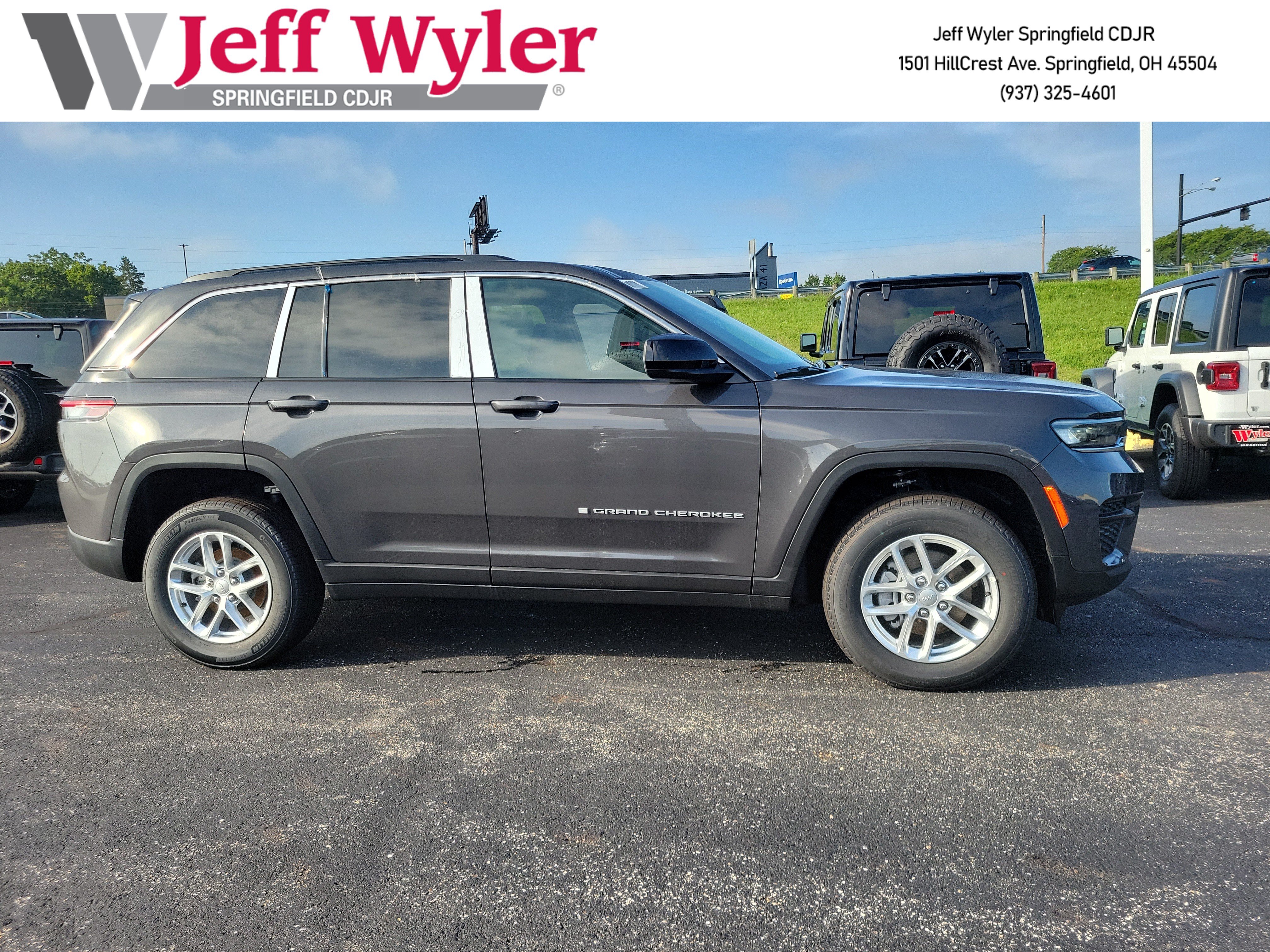 New 2026 Jeep Grand Cherokee Laredo X AWD/4WD image 3