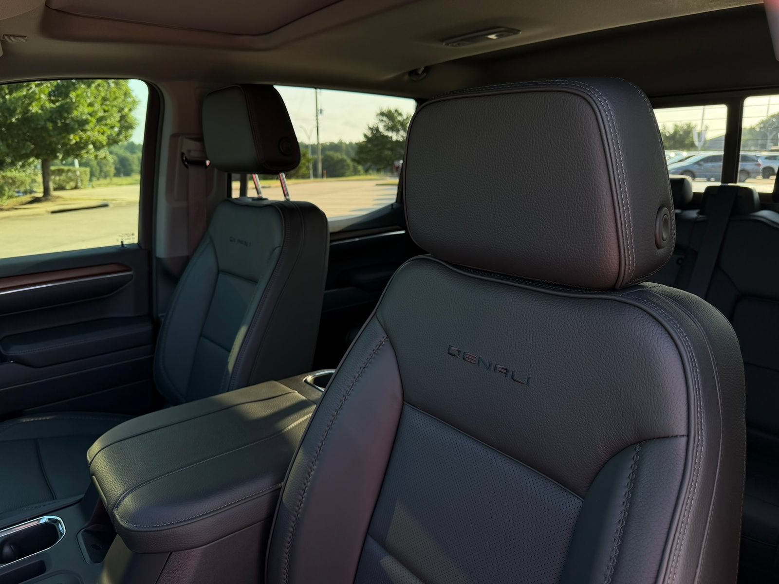 Used 2026 GMC Sierra 1500 Denali w/ Denali Reserve Package AWD/4WD image 15