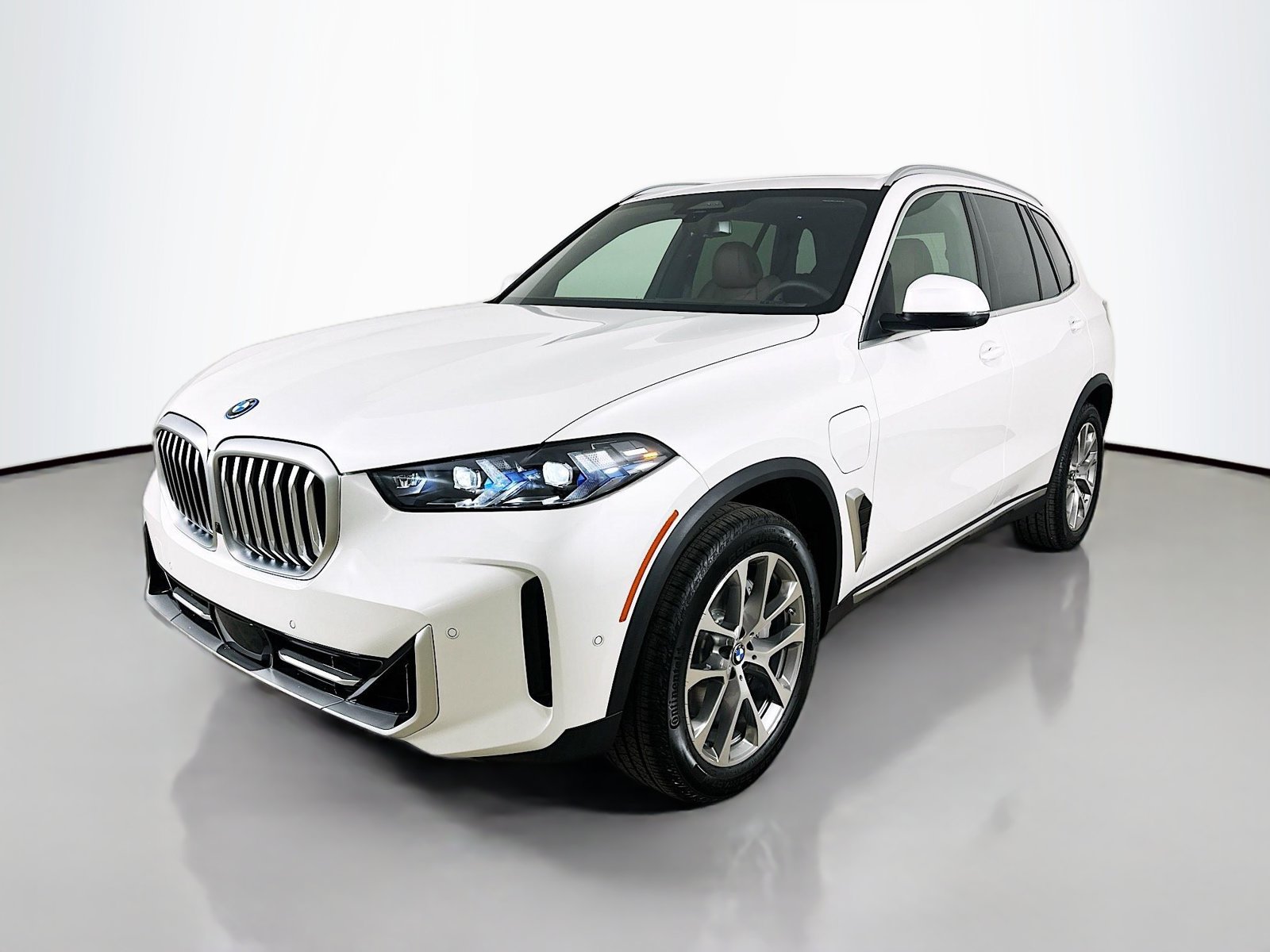 New 2026 BMW X5 xDrive50e w/ Premium Package