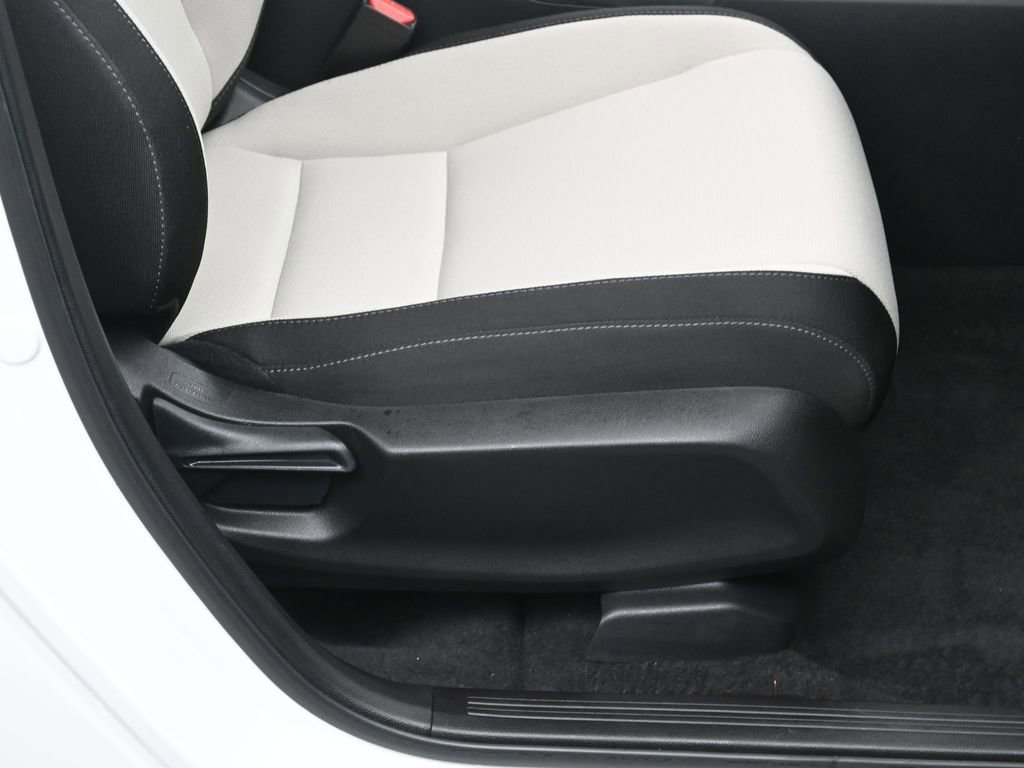 Used 2025 Honda CR-V LX image 10