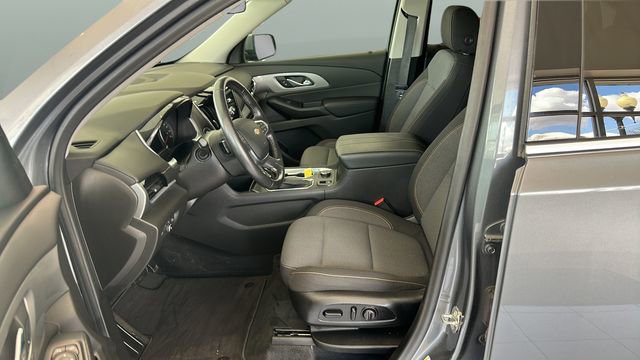 Used 2021 Chevrolet Traverse LT image 8