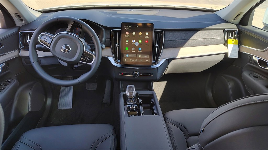 New 2025 Volvo XC90 T8 Core w/ Climate Package image 7